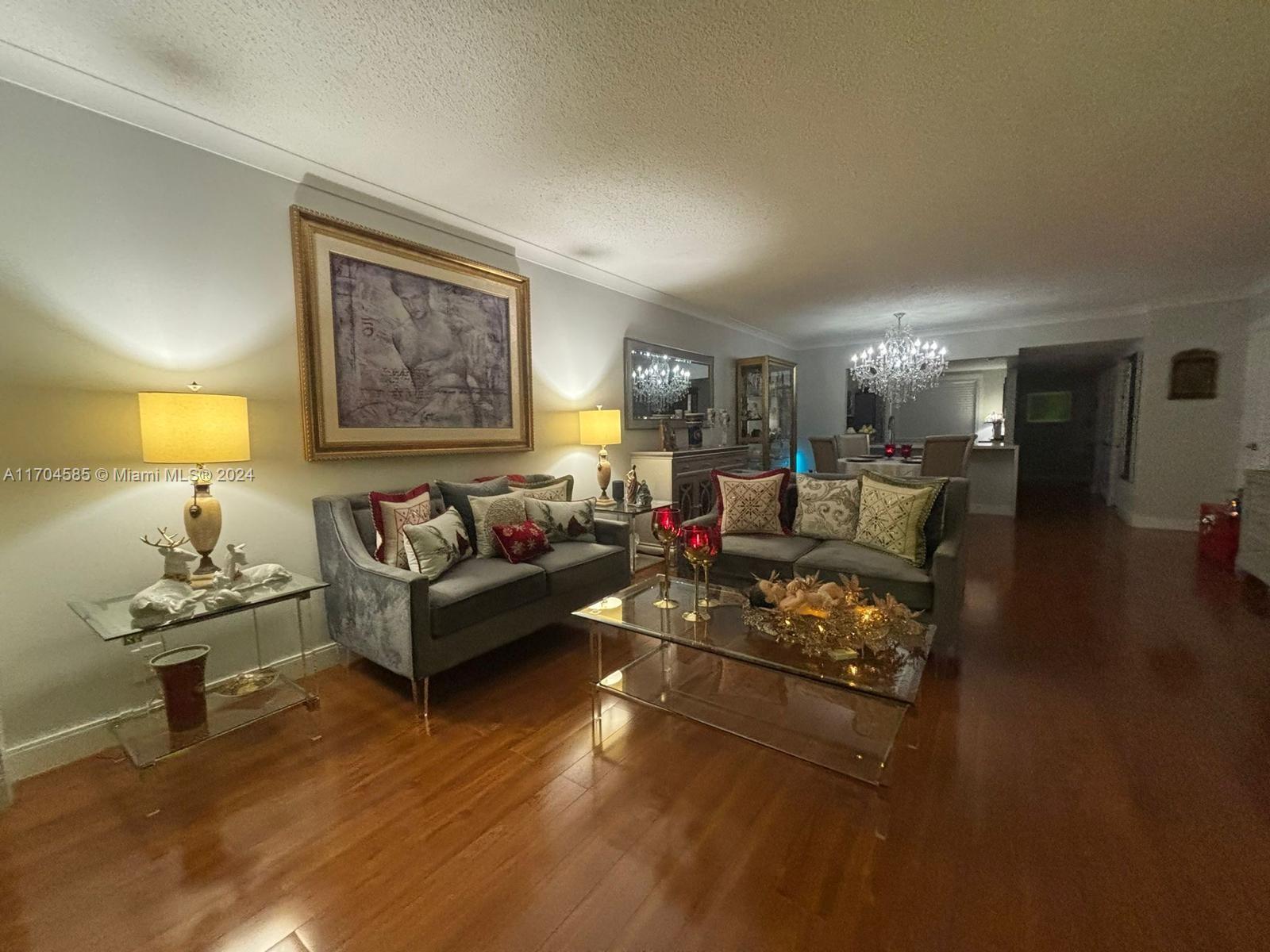 LAS VISTAS L IN INVERRARY - Residential
