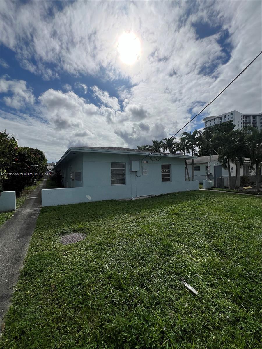 Rental Property at 2148 Nw Flagler Ter 9, Miami, Broward County, Florida - Bathrooms: 1  - $1,400 MO.