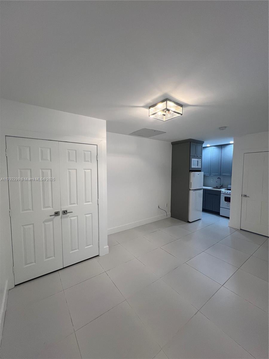 2148 NW Flagler 9