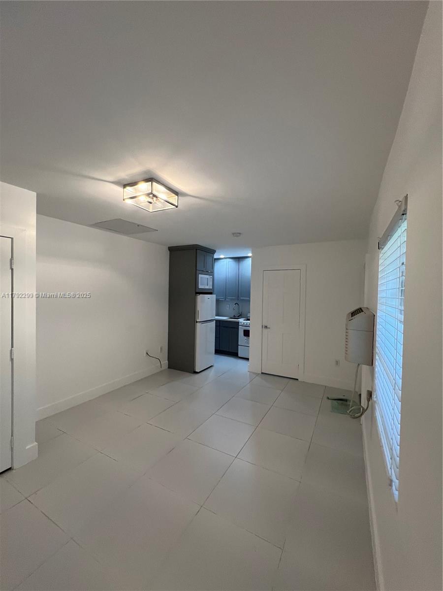 2148 NW Flagler 9