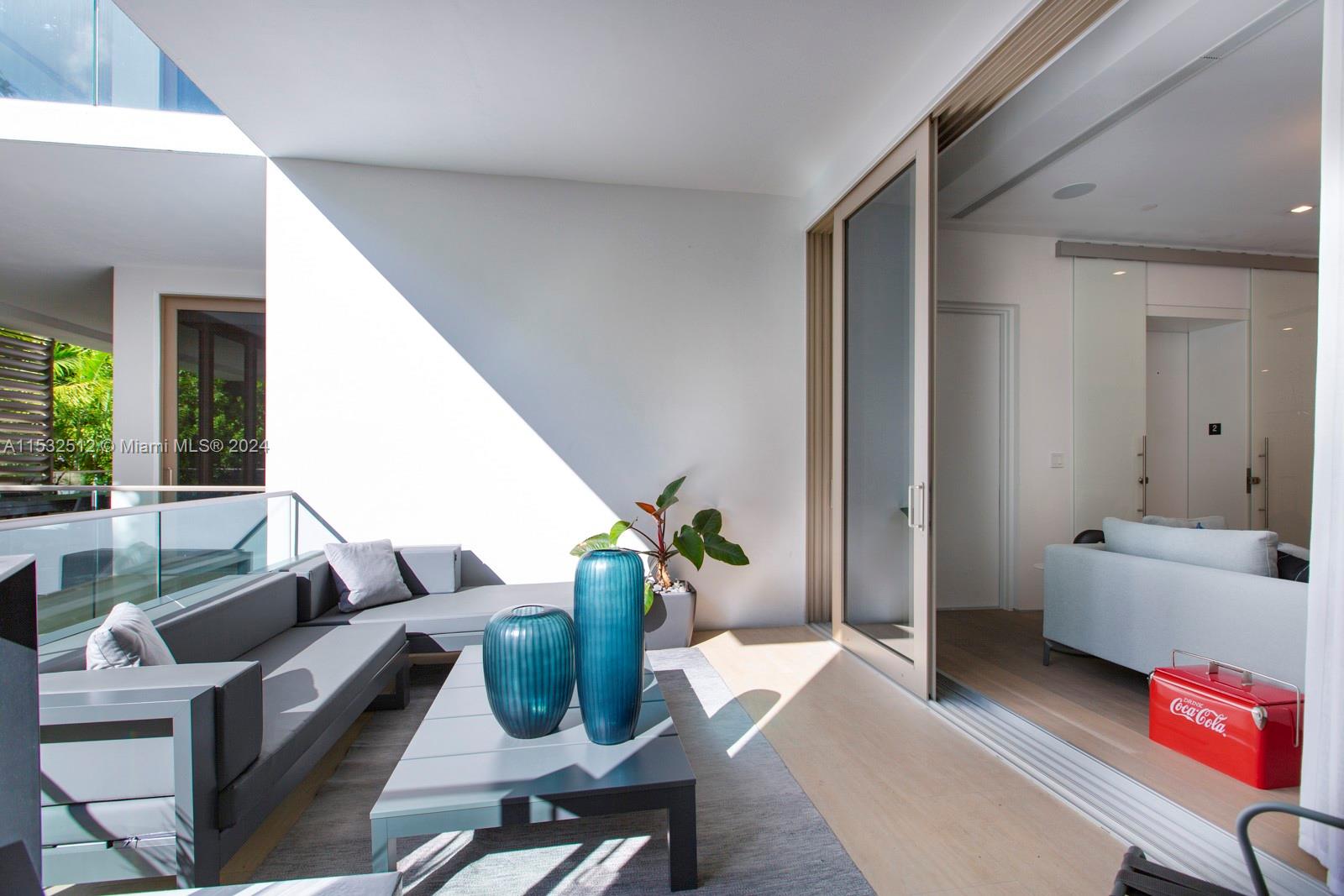 LOUVER HOUSE CONDO - Residential