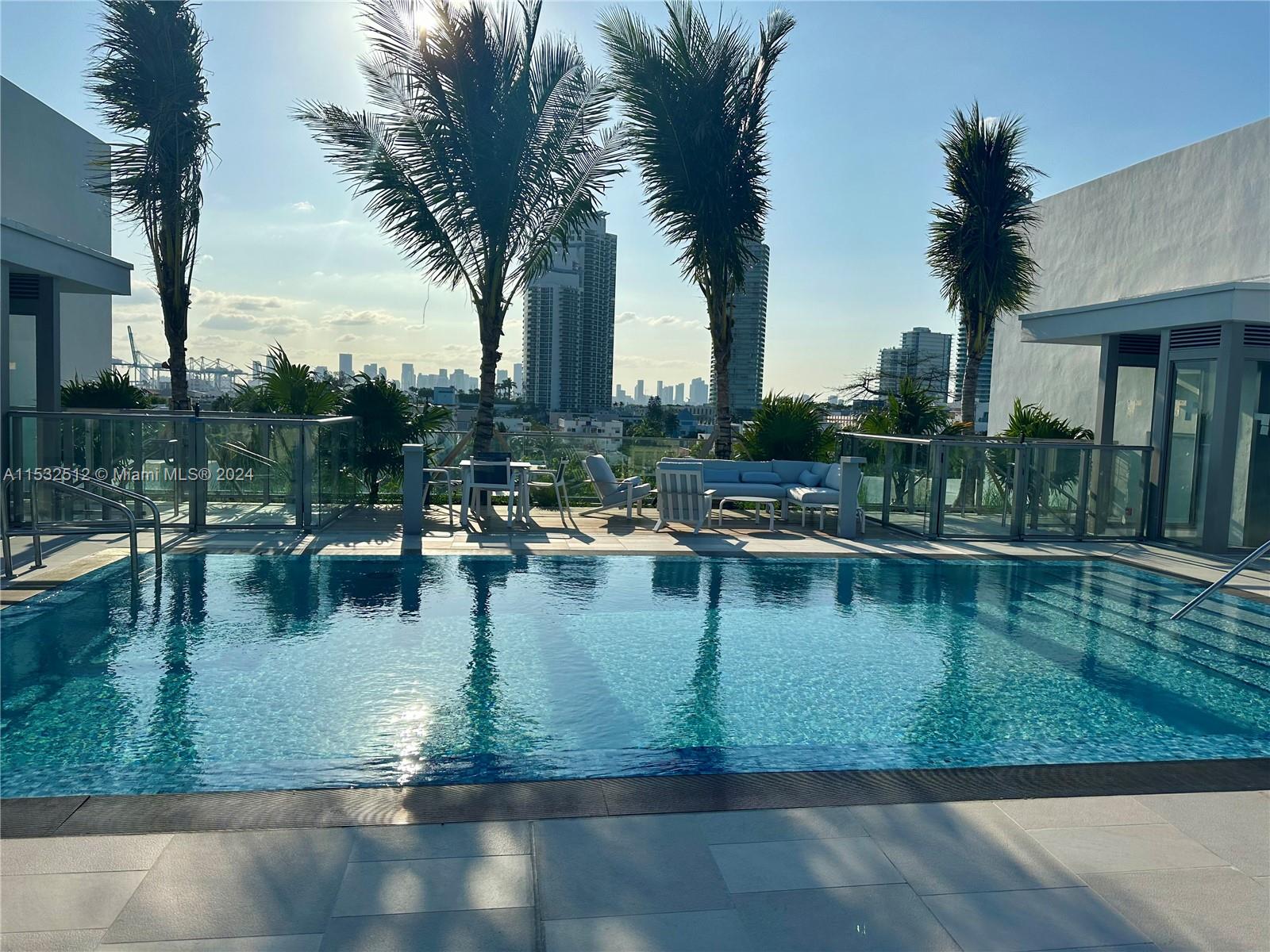 LOUVER HOUSE CONDO - Residential