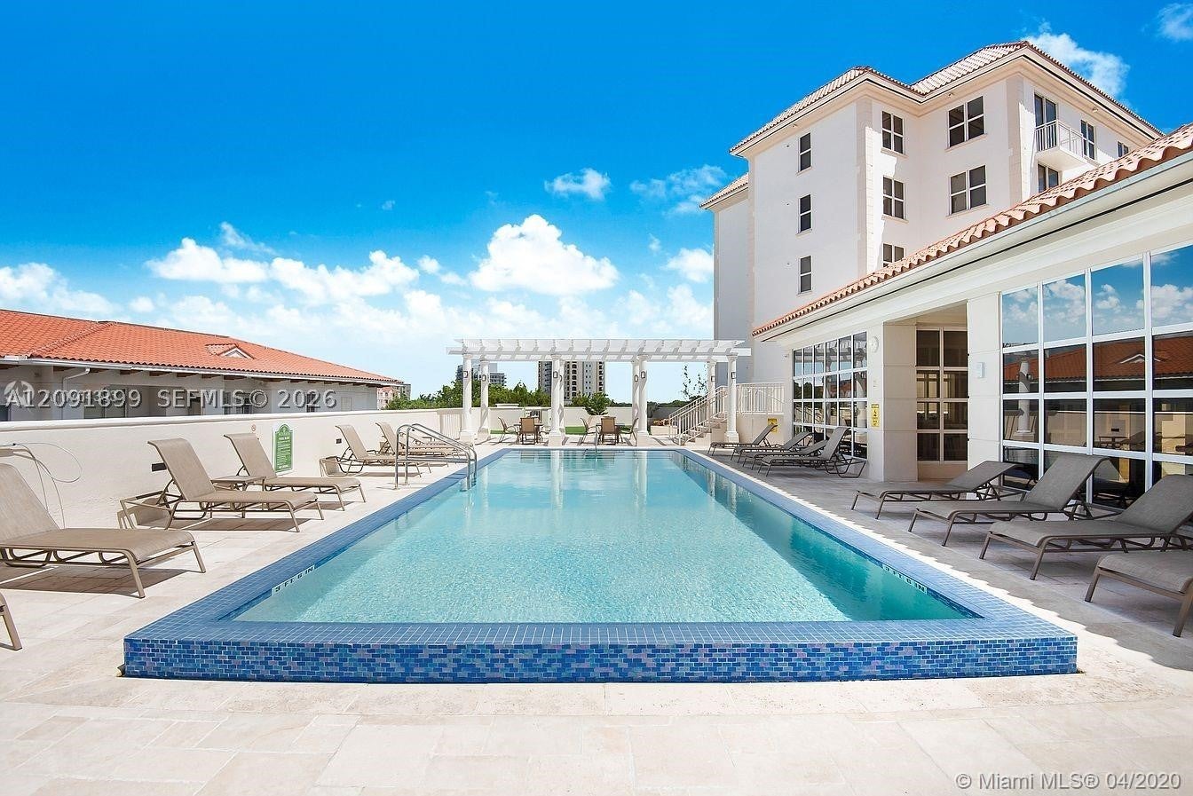 2030 S Douglas Rd 712