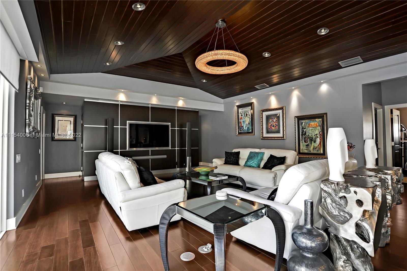 COURTS OF GALLOWAY GLEN - Residential