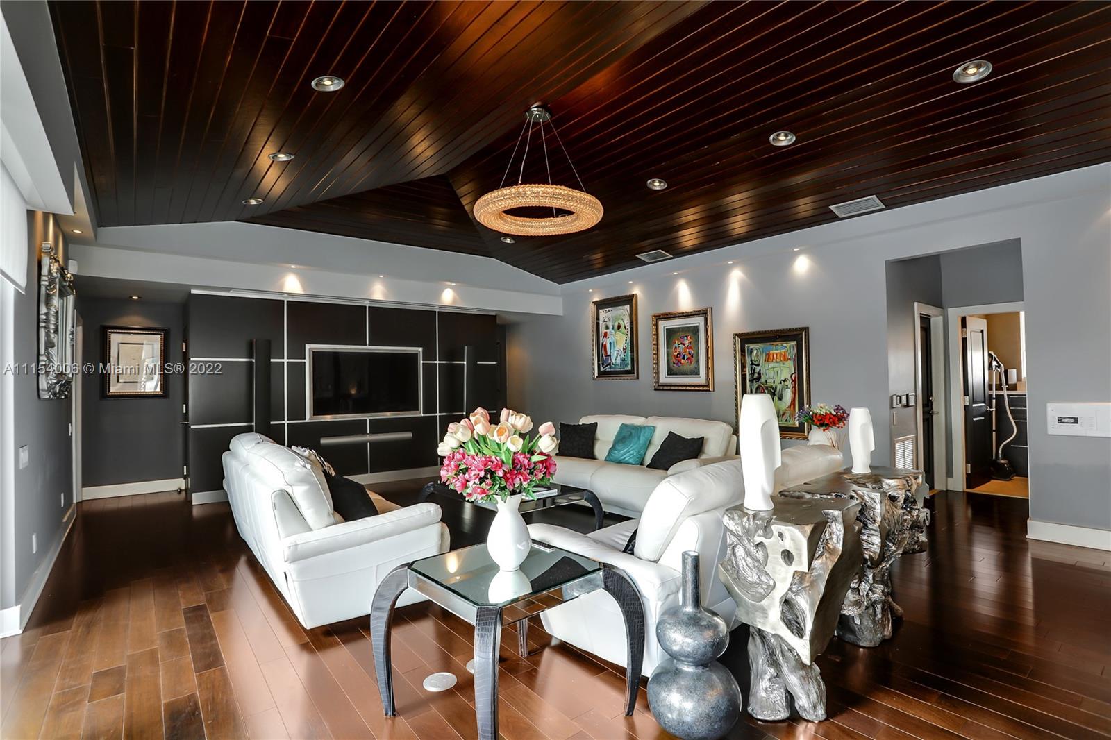 COURTS OF GALLOWAY GLEN - Residential