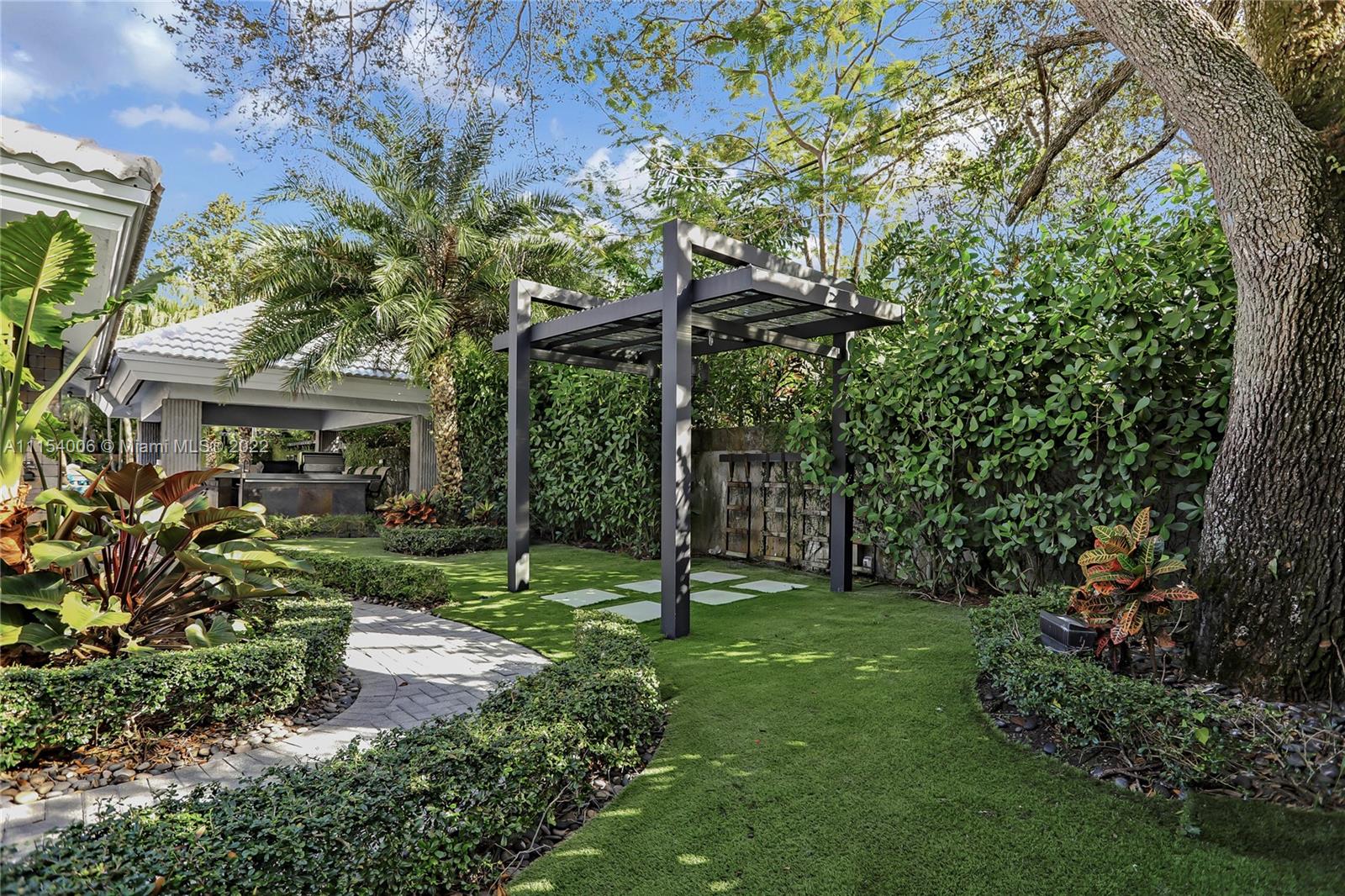 COURTS OF GALLOWAY GLEN - Residential