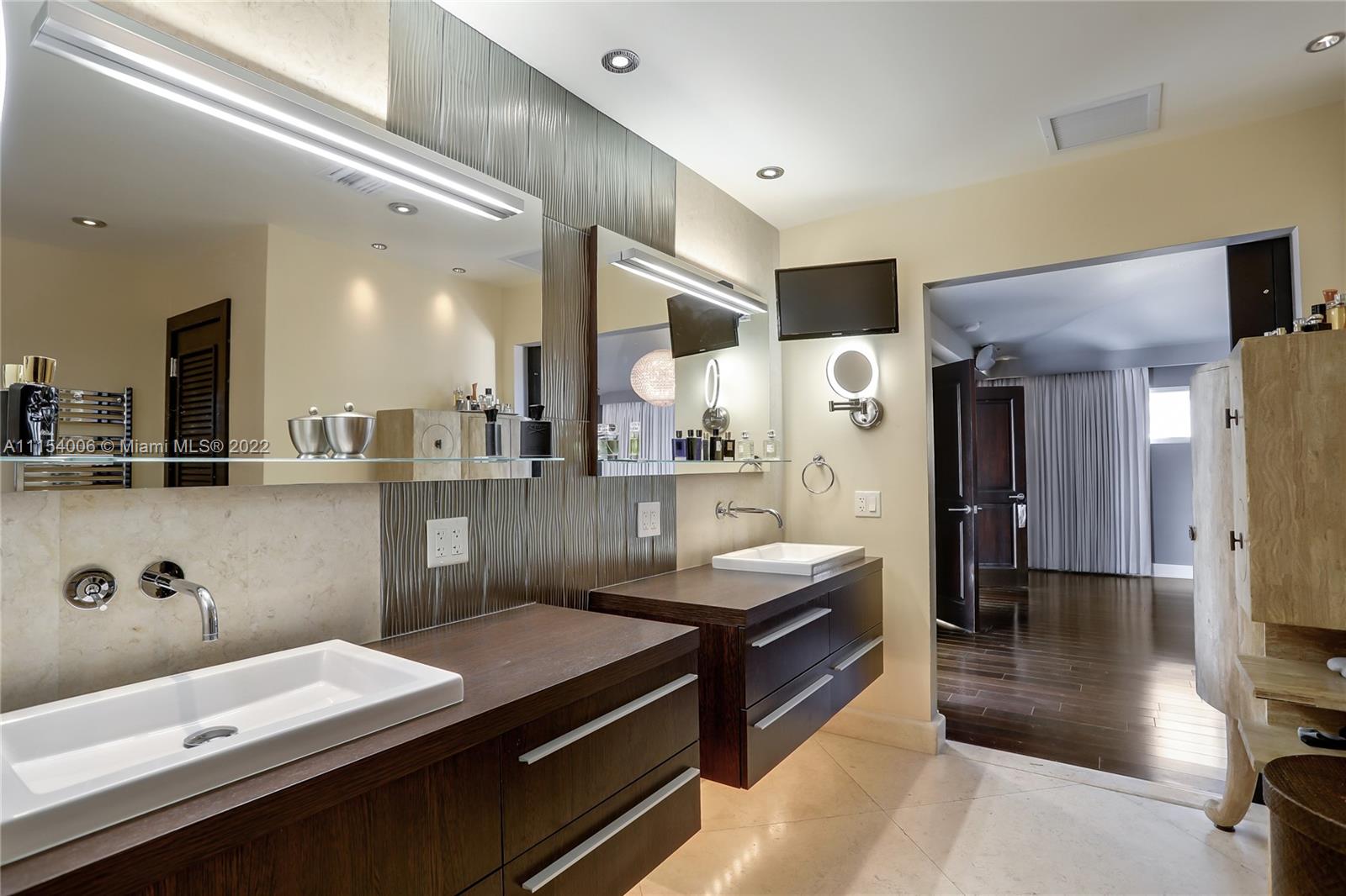 COURTS OF GALLOWAY GLEN - Residential