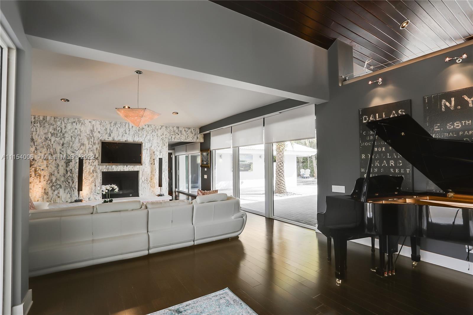 COURTS OF GALLOWAY GLEN - Residential