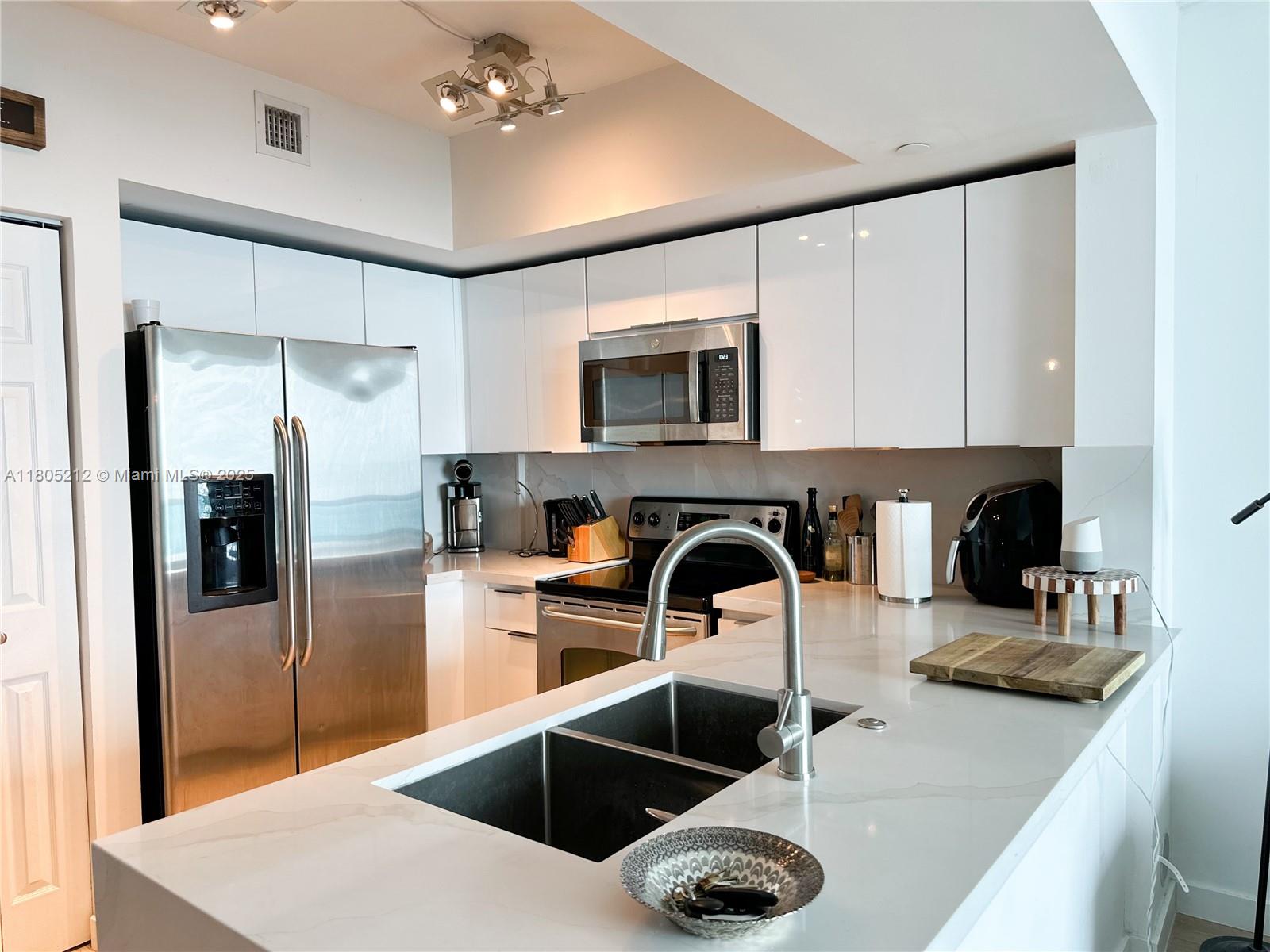 Rental Property at 1723 Sw 2nd Ave 1005, Miami, Broward County, Florida - Bedrooms: 2 
Bathrooms: 2  - $3,700 MO.