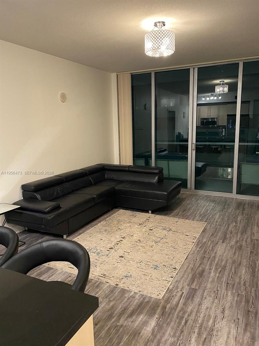 1111 SW 1st Ave 1422-N