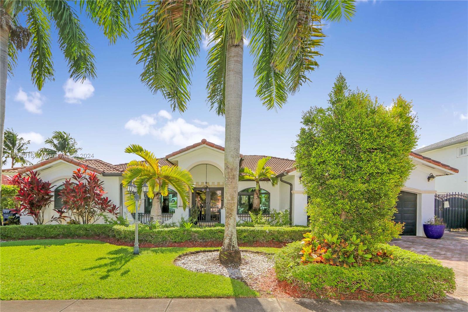 Property for Sale at 3553 Sw 150th Ct, Miami, Broward County, Florida - Bedrooms: 4 
Bathrooms: 3  - $929,000