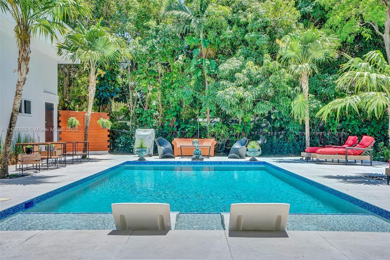 COLLINS ESTATES 1ST ADDN - Residential