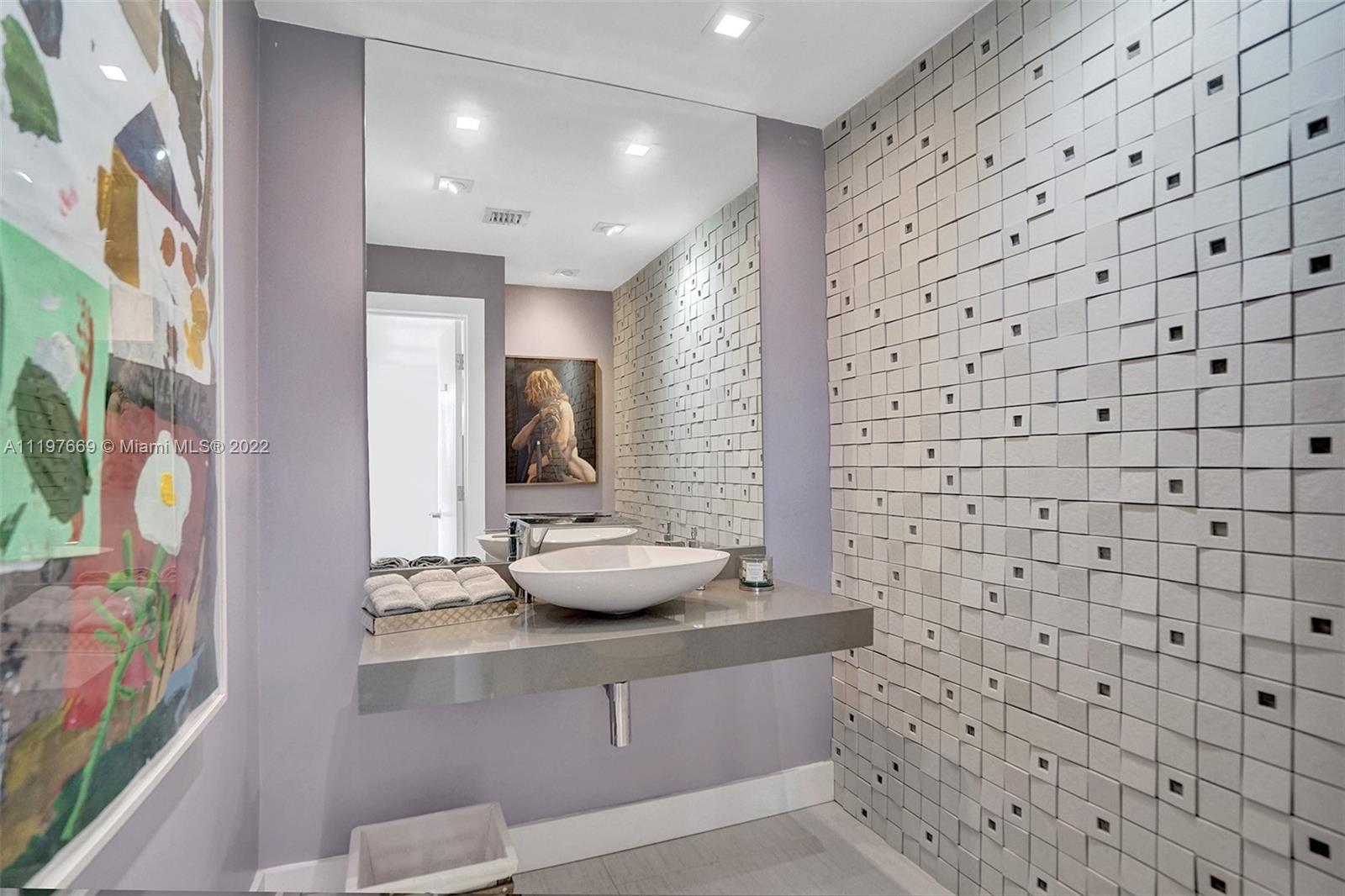 COLLINS ESTATES 1ST ADDN - Residential