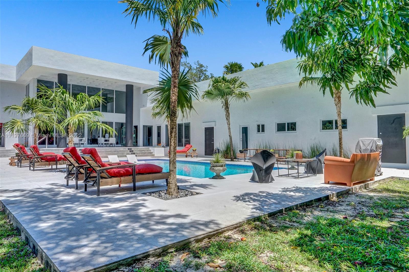 COLLINS ESTATES 1ST ADDN - Residential