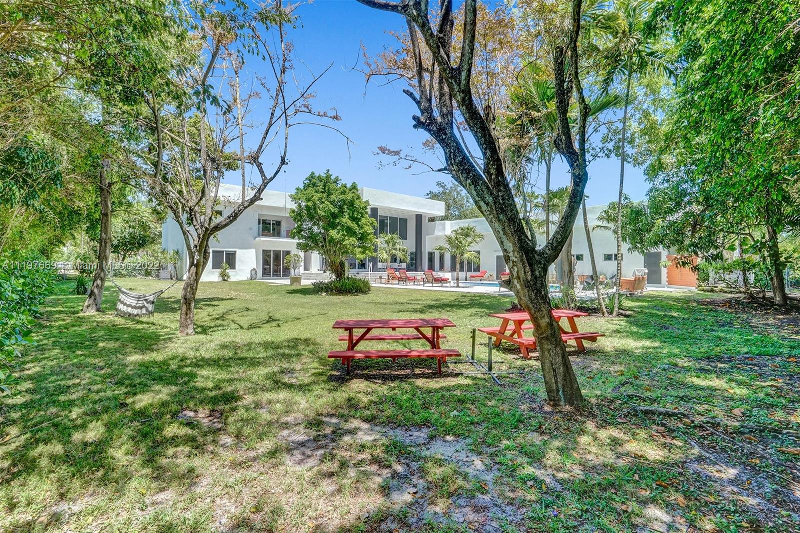 COLLINS ESTATES 1ST ADDN - Residential