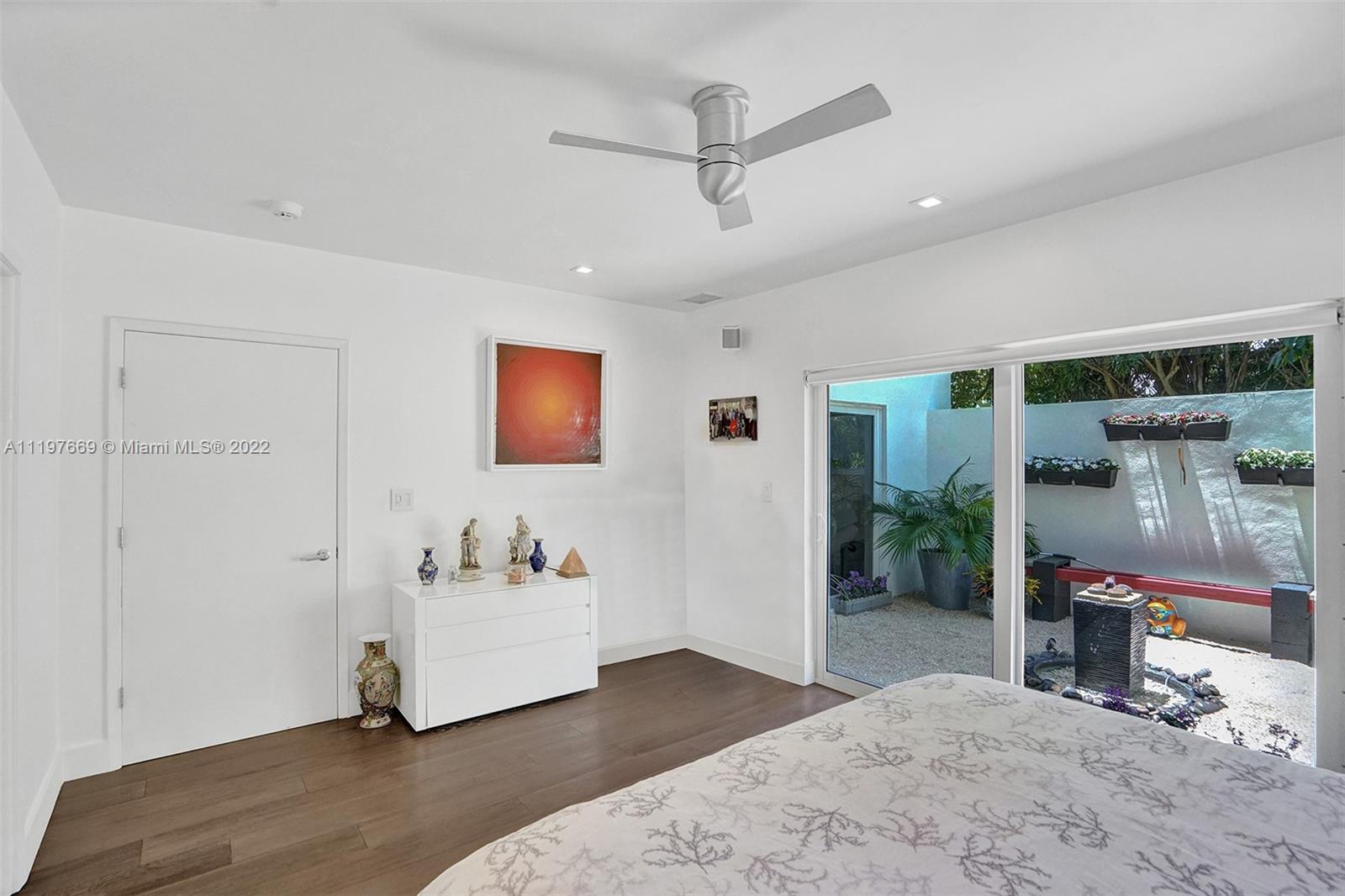 COLLINS ESTATES 1ST ADDN - Residential