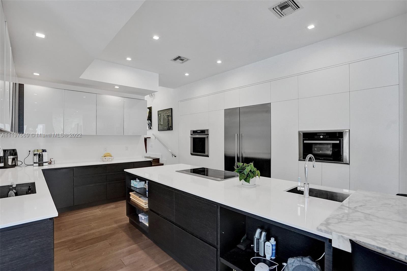 COLLINS ESTATES 1ST ADDN - Residential