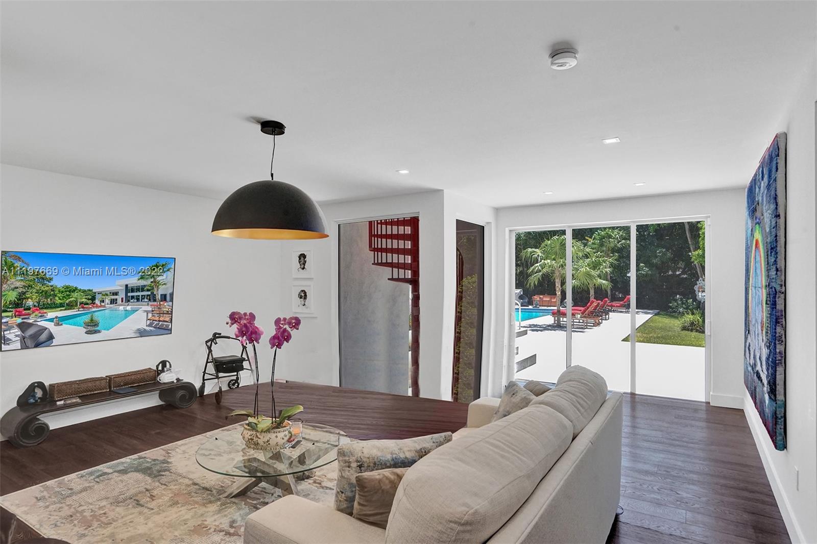 COLLINS ESTATES 1ST ADDN - Residential