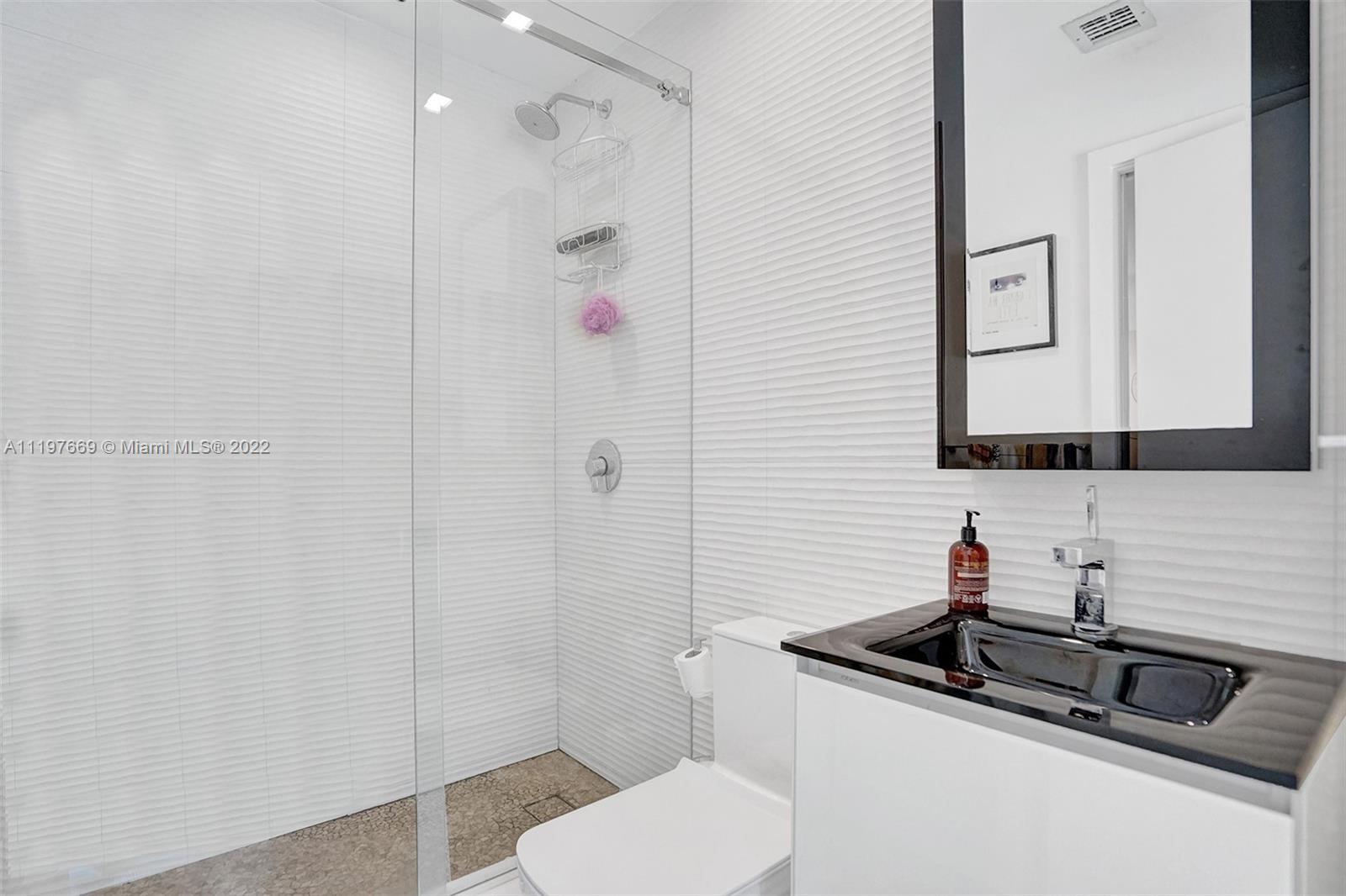 COLLINS ESTATES 1ST ADDN - Residential