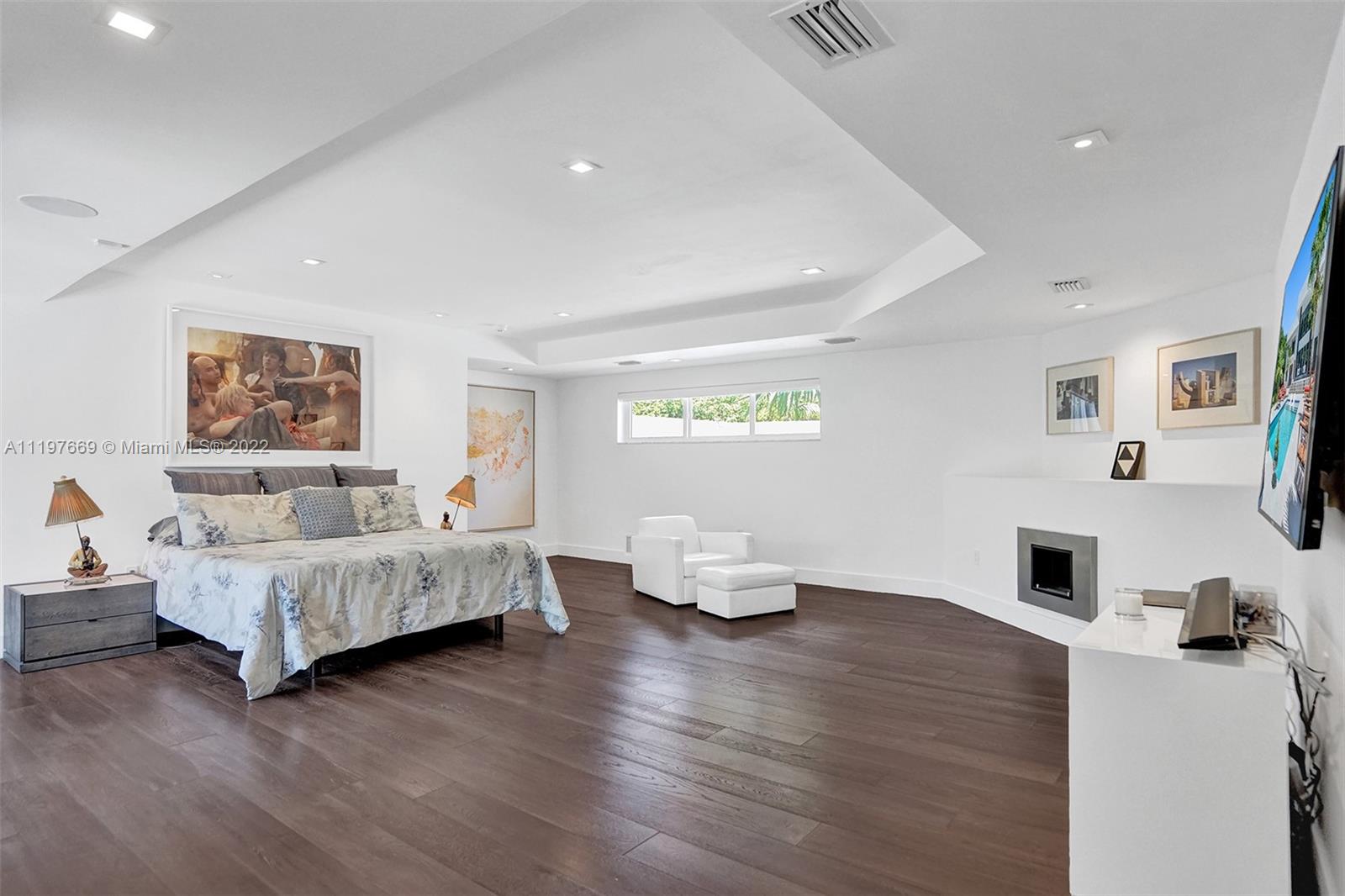 COLLINS ESTATES 1ST ADDN - Residential