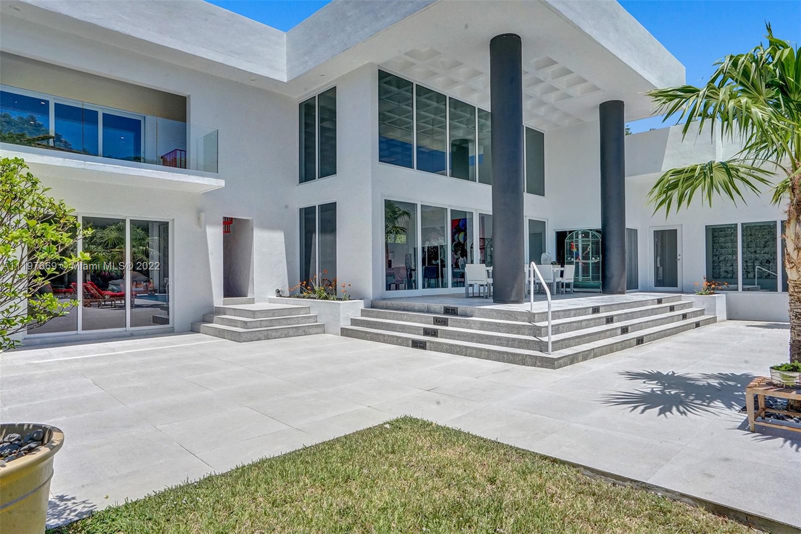 COLLINS ESTATES 1ST ADDN - Residential