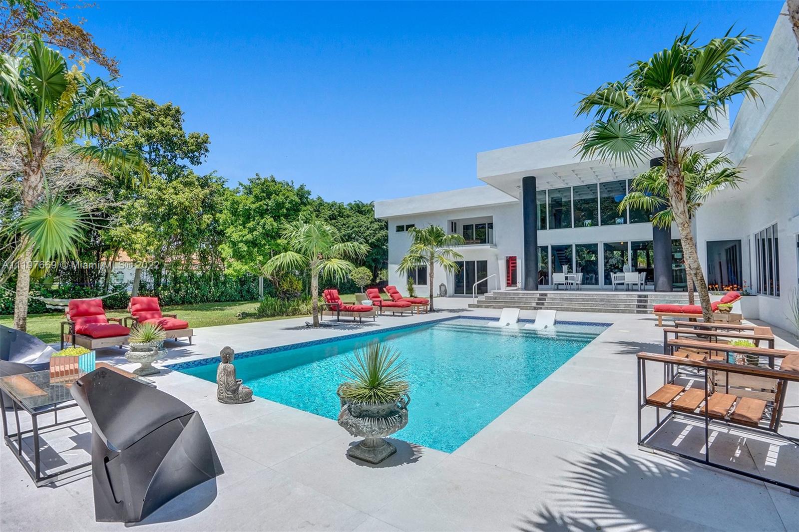 COLLINS ESTATES 1ST ADDN - Residential