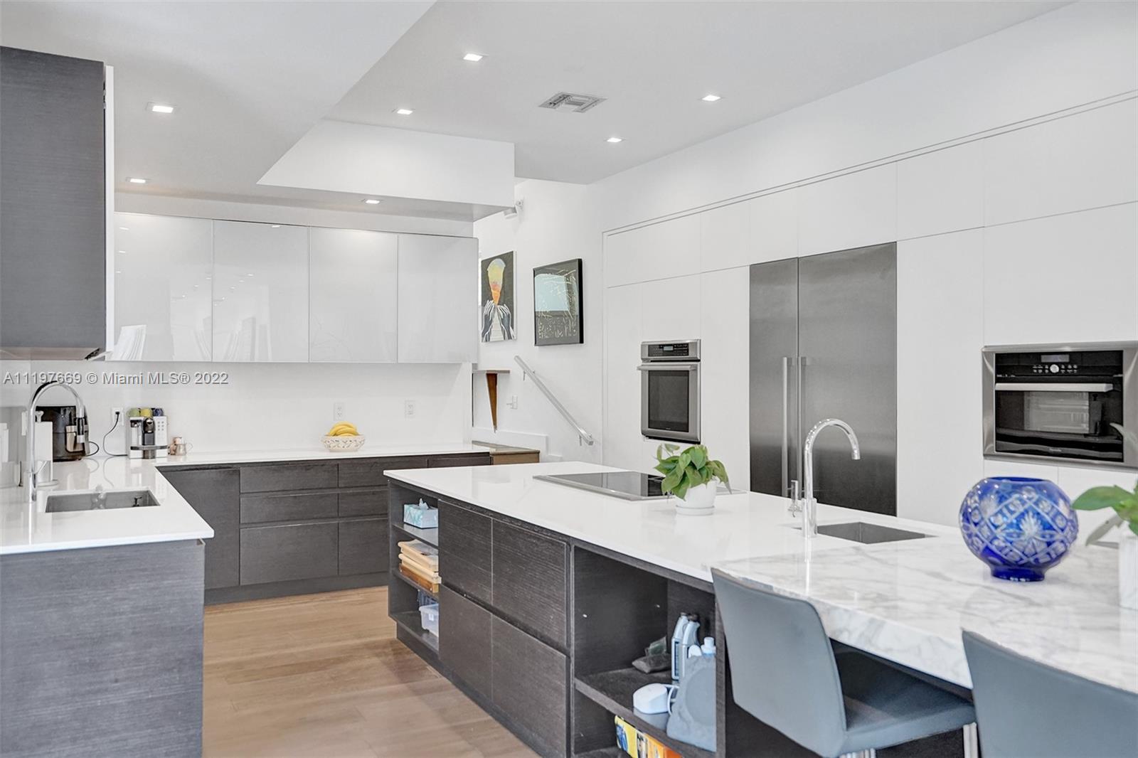 COLLINS ESTATES 1ST ADDN - Residential