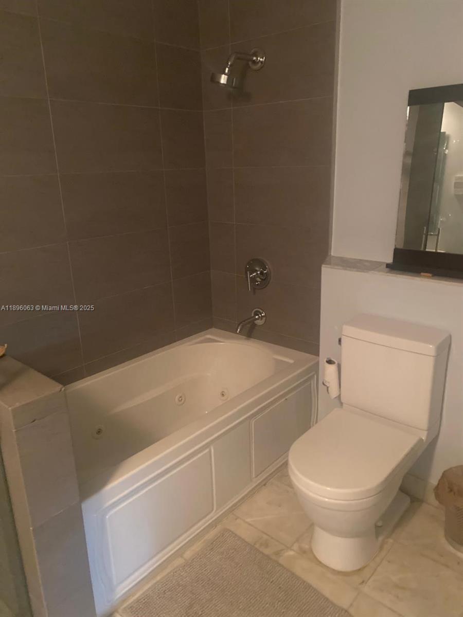 REGATTA AT INDIAN CREEK C - Residential Lease