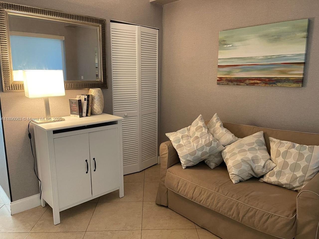 REGATTA AT INDIAN CREEK C - Residential Lease