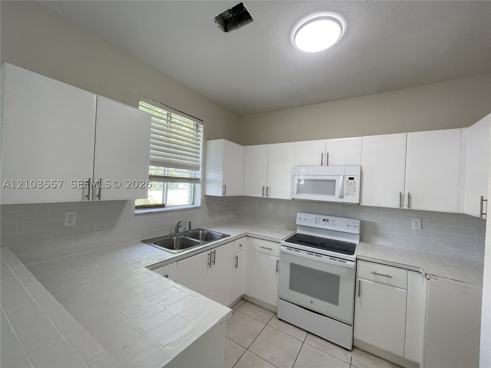 2865 SE 15th Rd 72