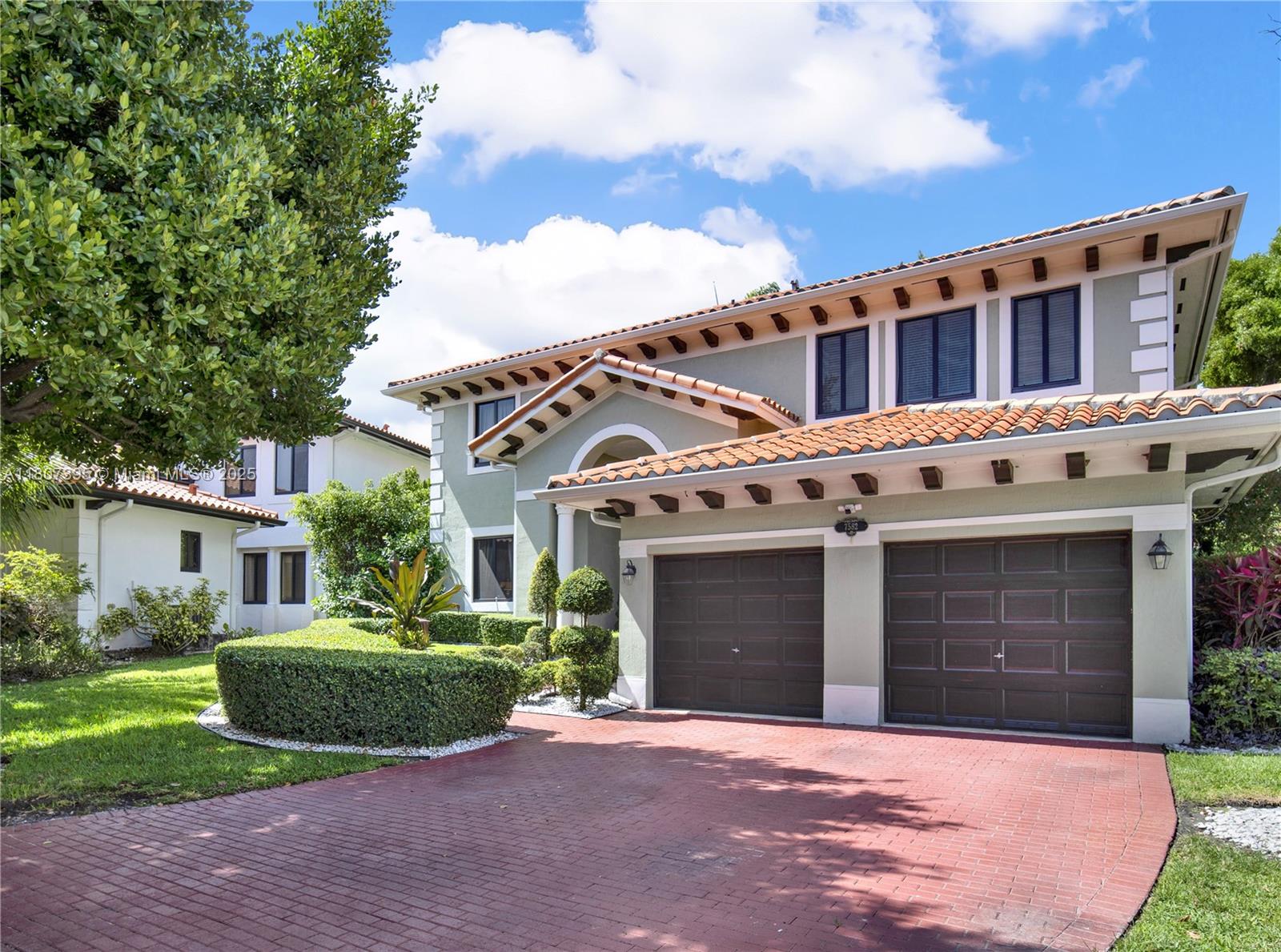 Property for Sale at 7582 Sw 191st St, Cutler Bay, Miami-Dade County, Florida - Bedrooms: 5 
Bathrooms: 4  - $930,000