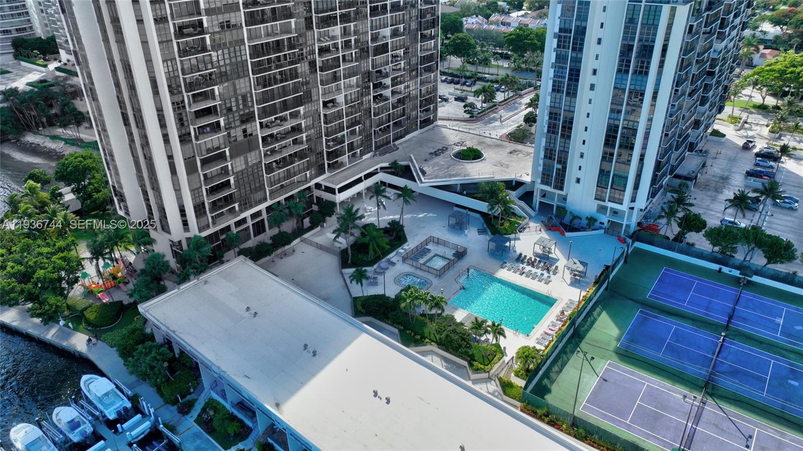 BRICKELL PLACE CONDO - Residential