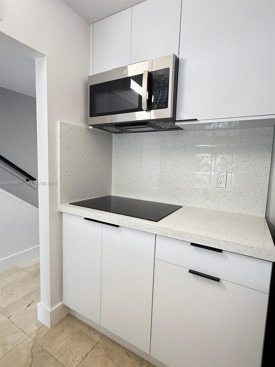 LAGUNA CLUB EAST CONDO - Residential
