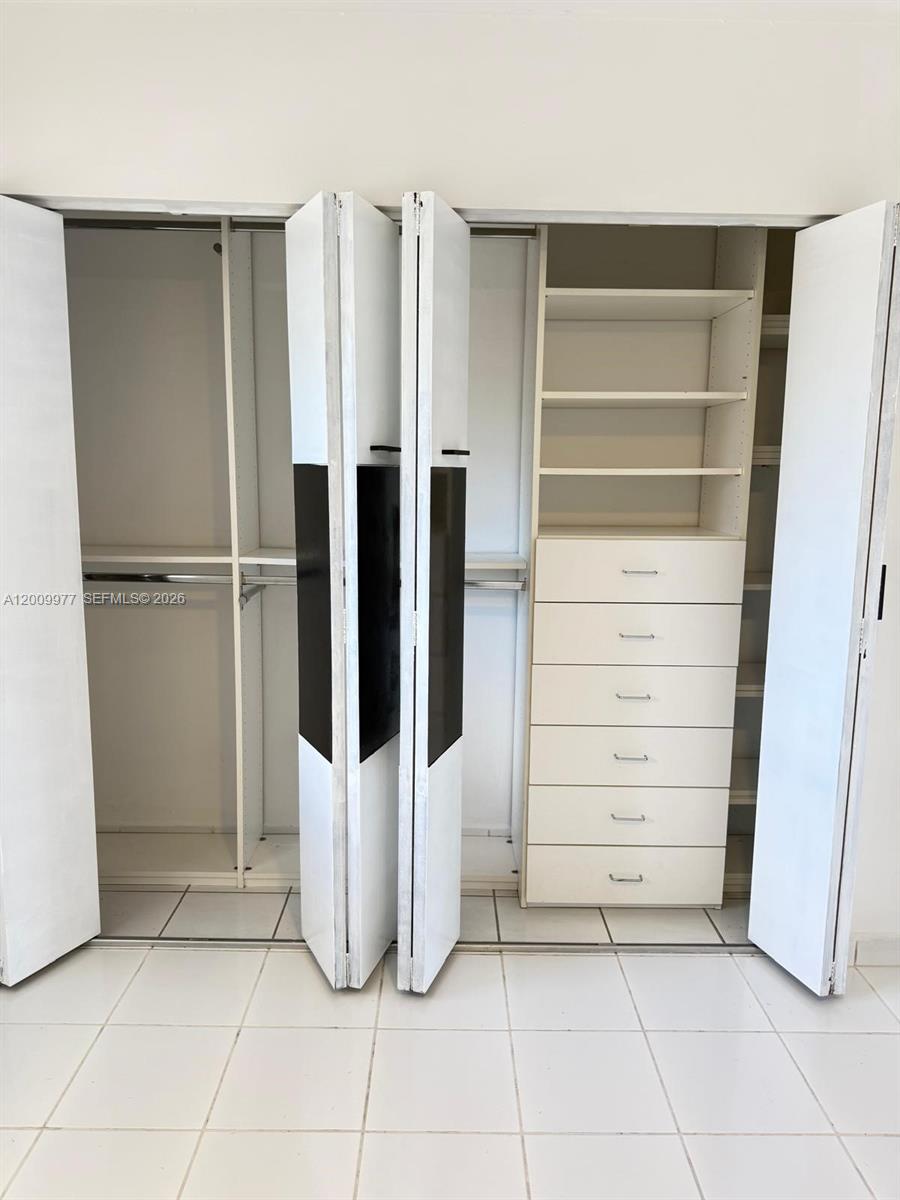 LAGUNA CLUB EAST CONDO - Residential