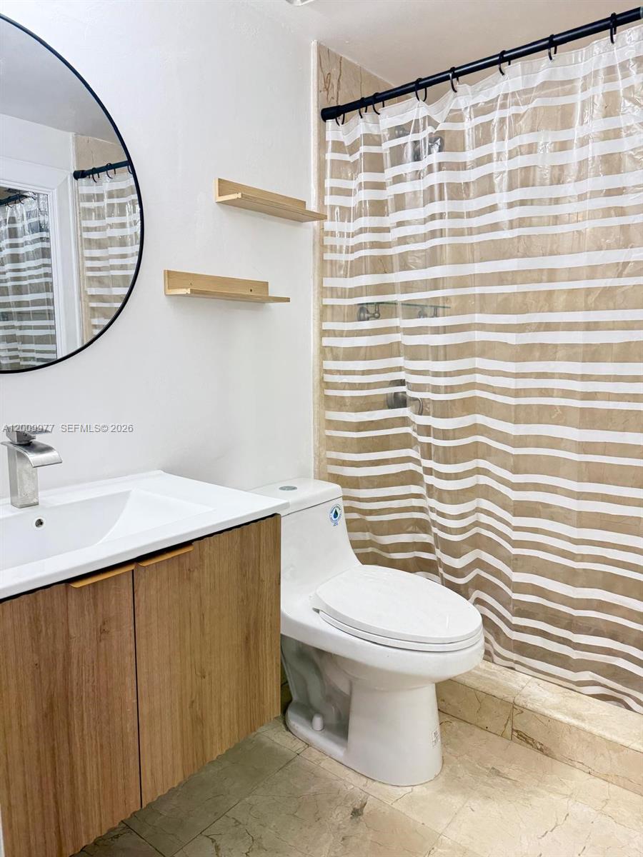 LAGUNA CLUB EAST CONDO - Residential