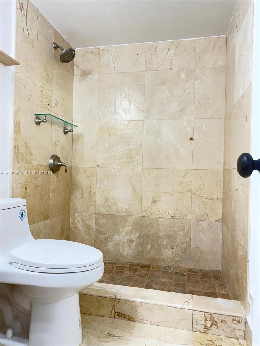 LAGUNA CLUB EAST CONDO - Residential