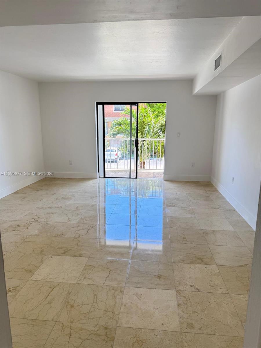 LAGUNA CLUB EAST CONDO - Residential