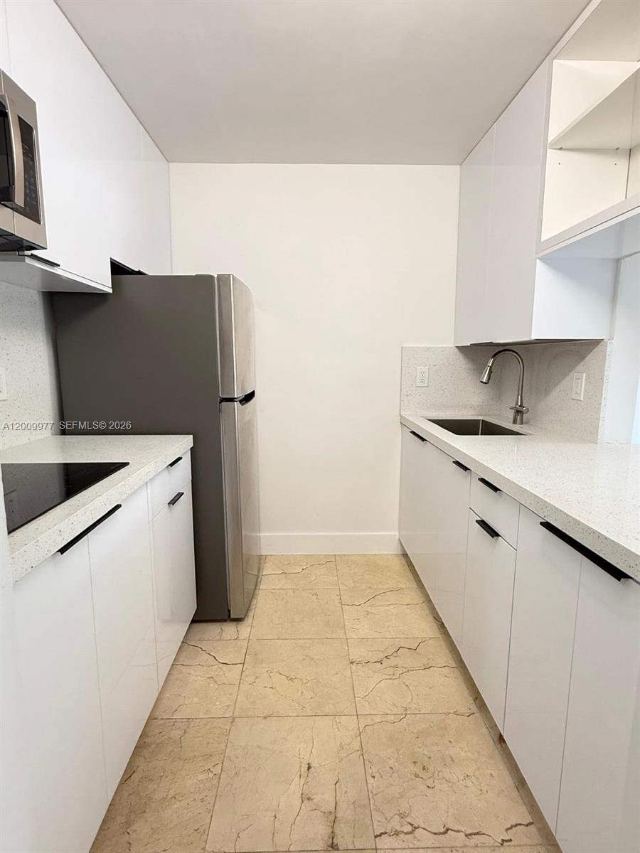 LAGUNA CLUB EAST CONDO - Residential