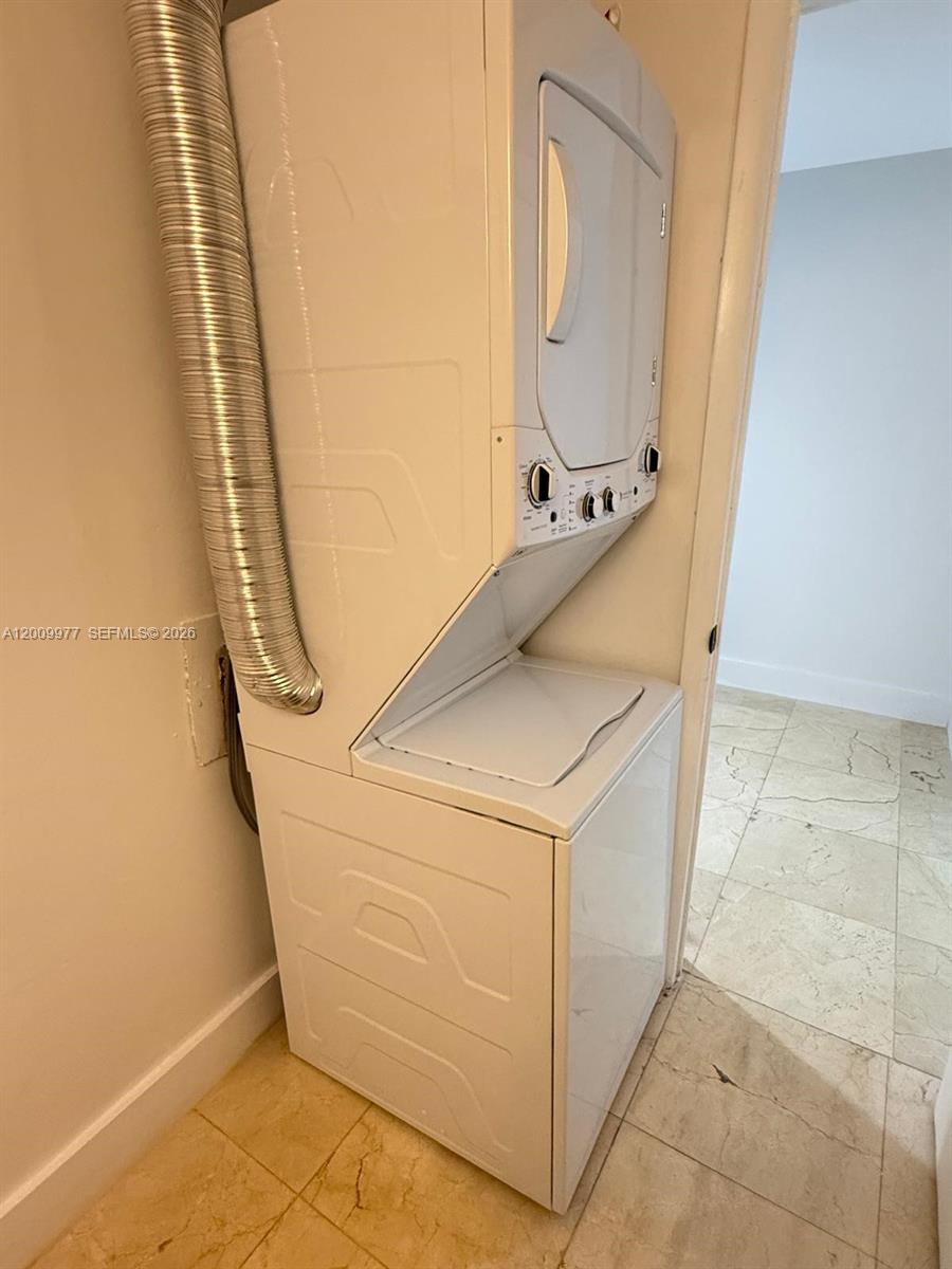 LAGUNA CLUB EAST CONDO - Residential