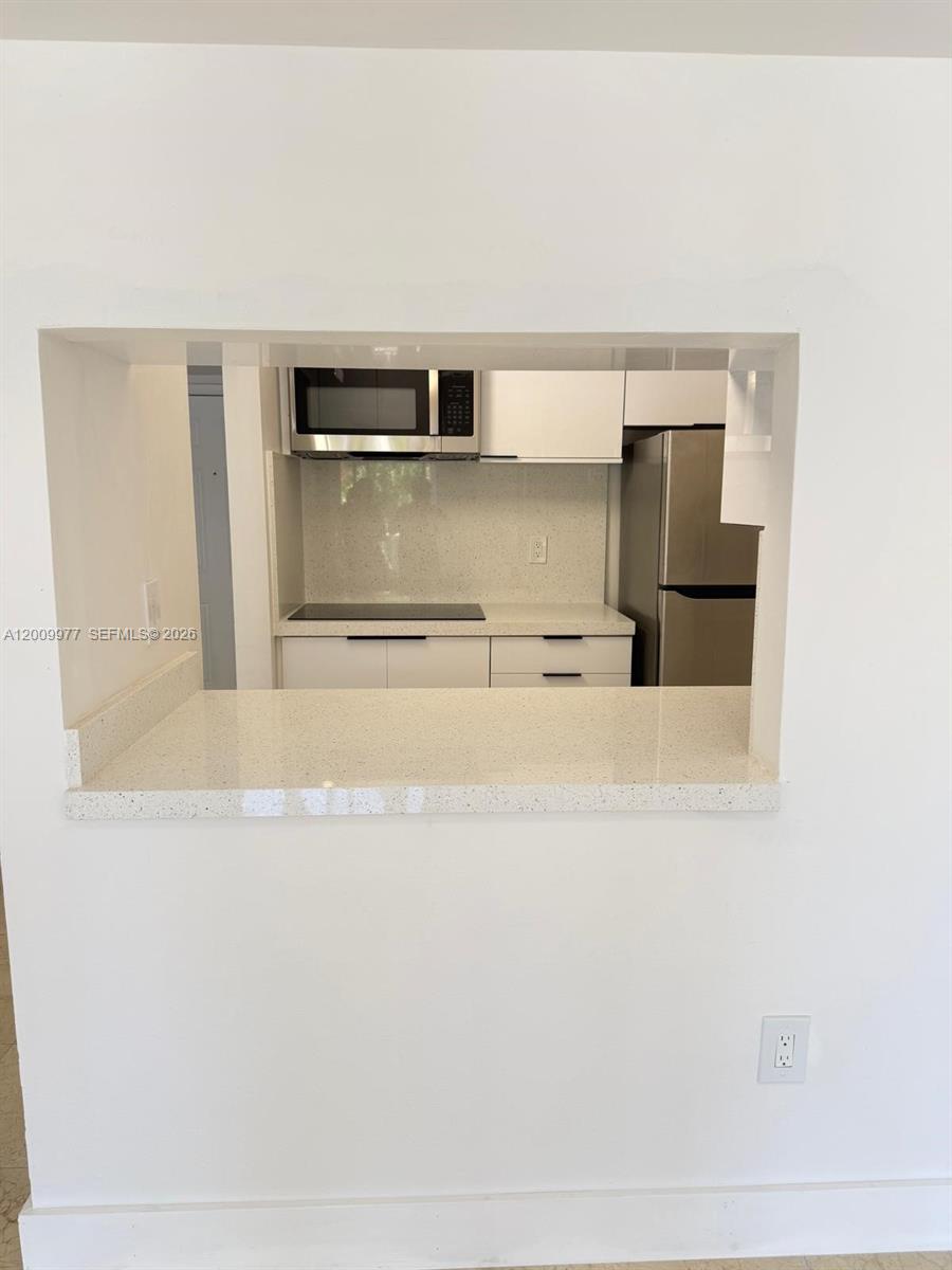 LAGUNA CLUB EAST CONDO - Residential