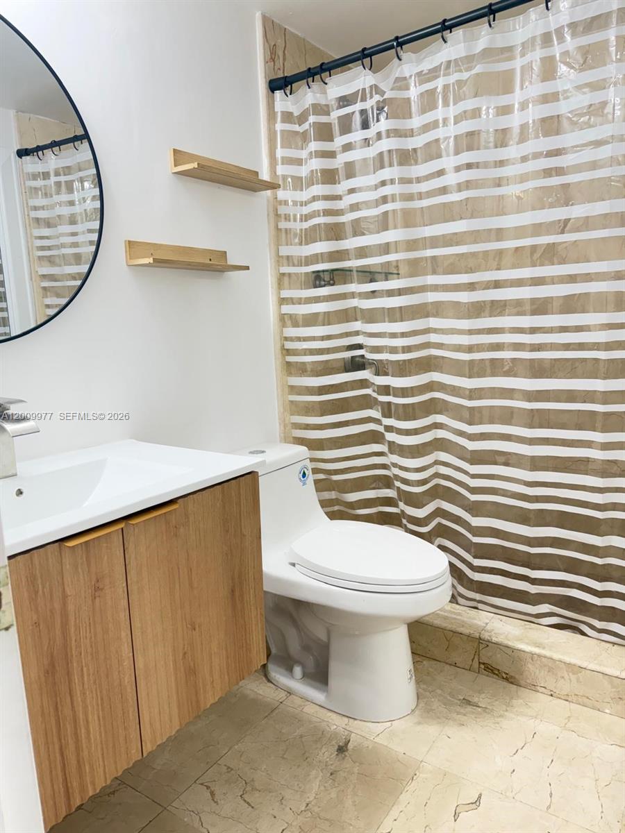 LAGUNA CLUB EAST CONDO - Residential