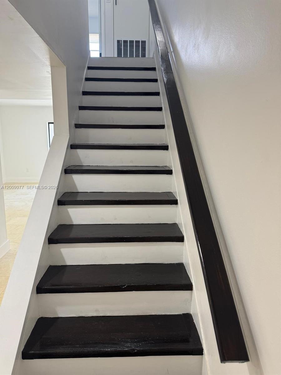 LAGUNA CLUB EAST CONDO - Residential