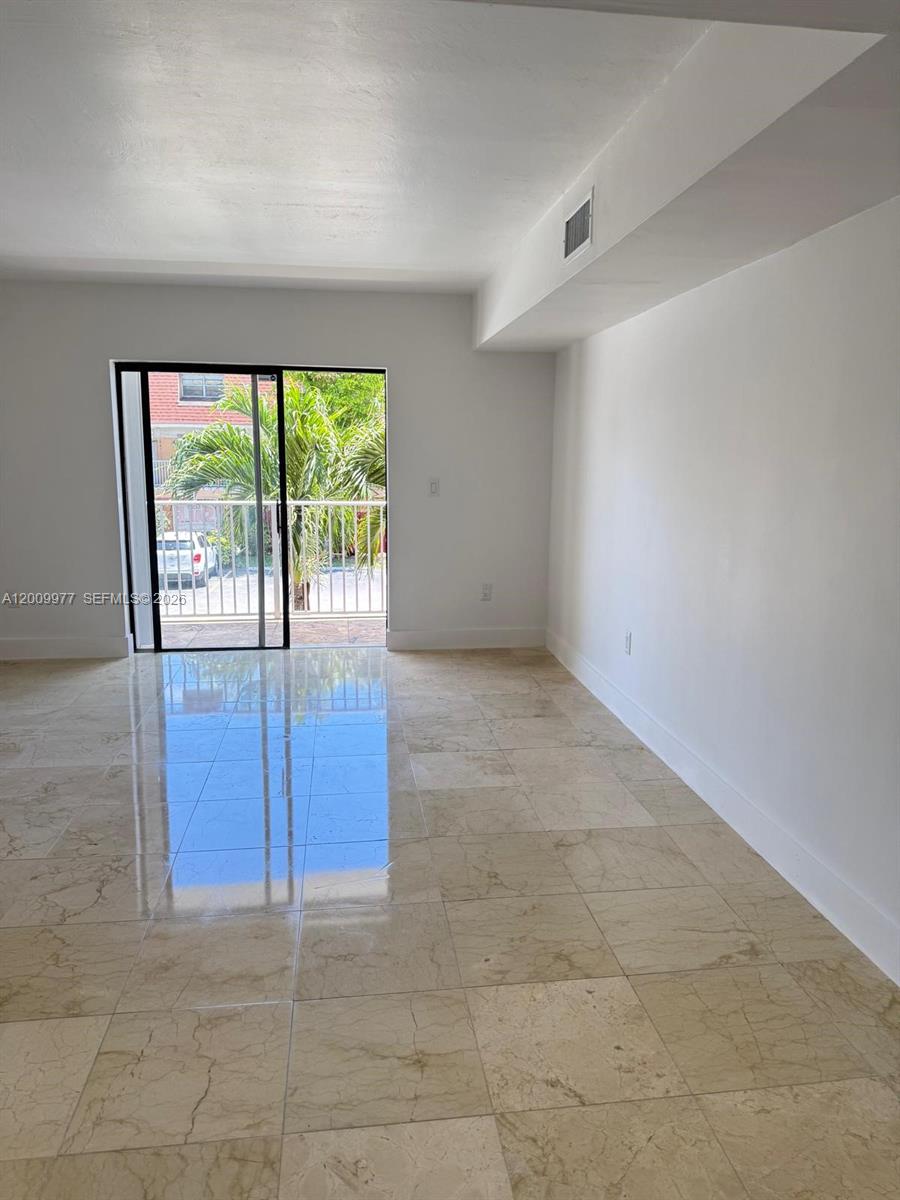 LAGUNA CLUB EAST CONDO - Residential