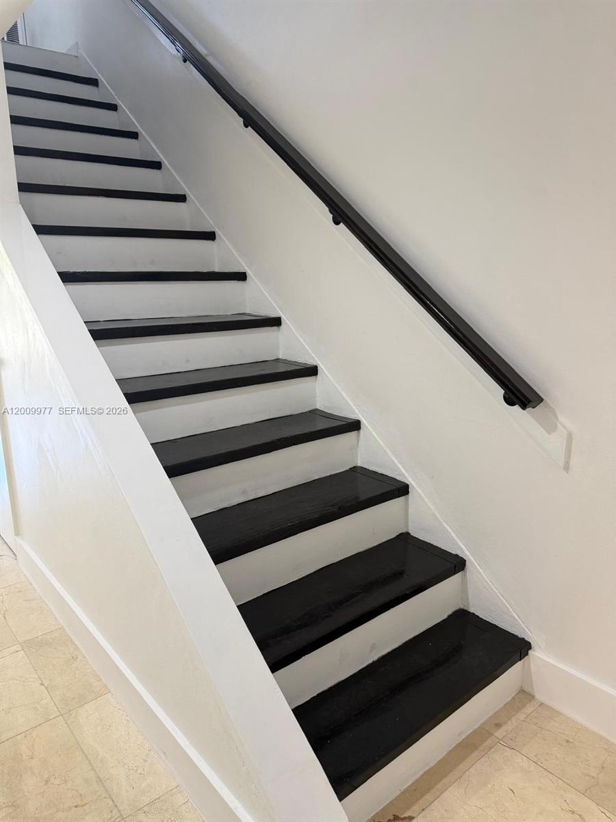 LAGUNA CLUB EAST CONDO - Residential