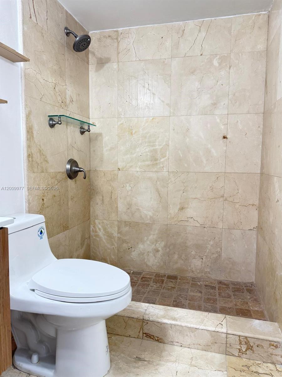 LAGUNA CLUB EAST CONDO - Residential