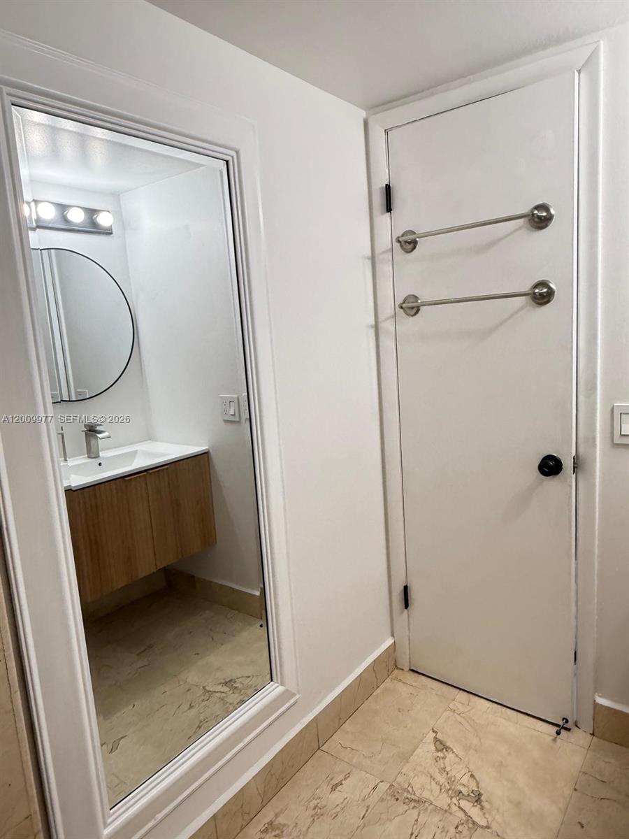 LAGUNA CLUB EAST CONDO - Residential