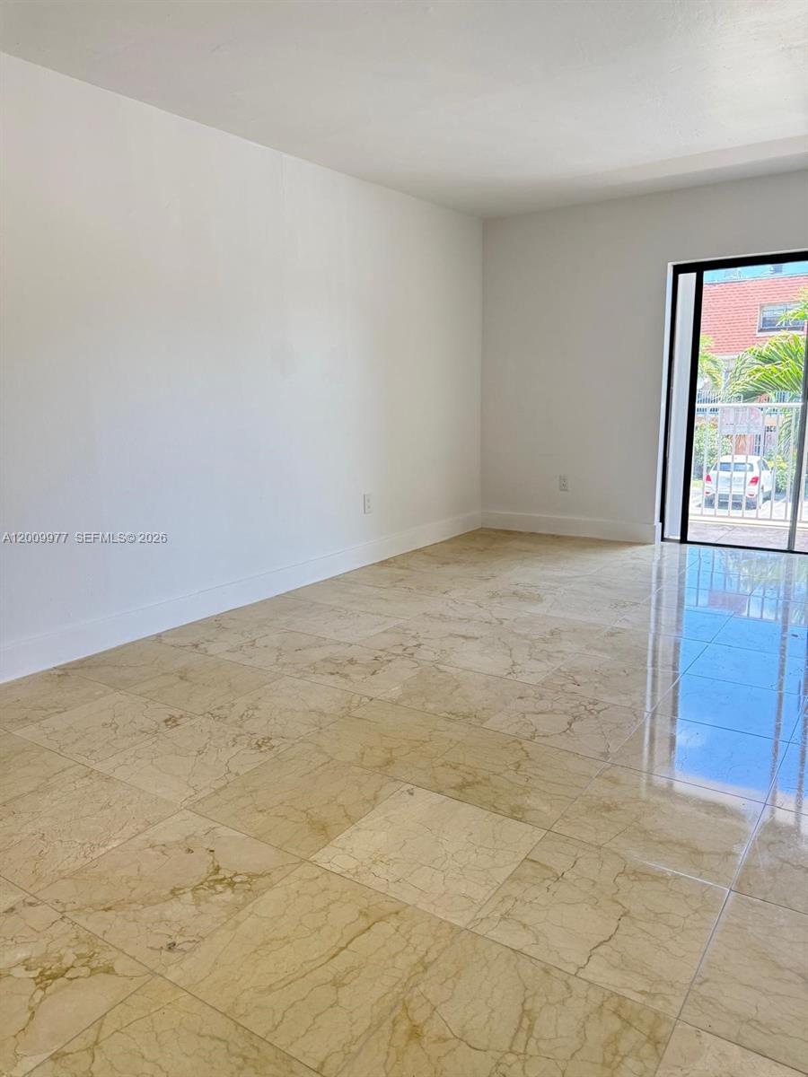 LAGUNA CLUB EAST CONDO - Residential