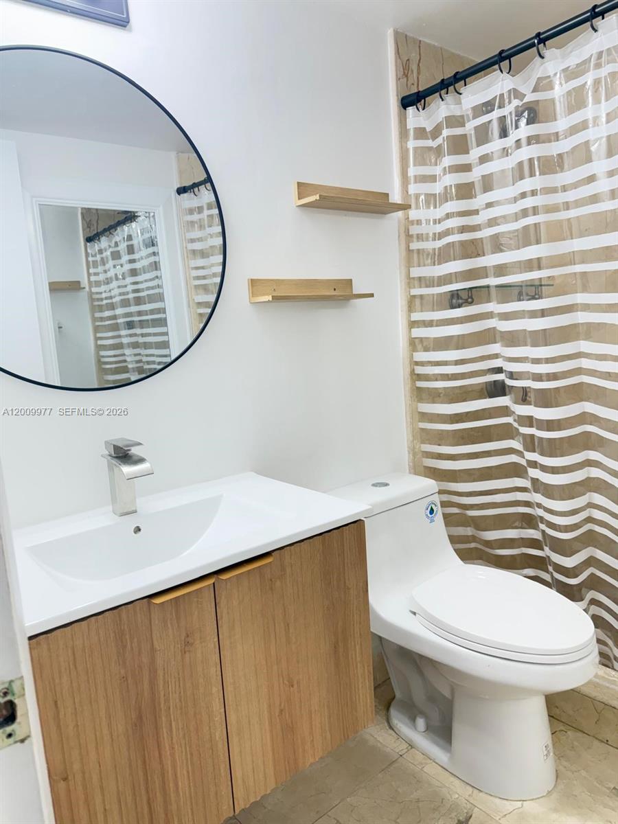 LAGUNA CLUB EAST CONDO - Residential