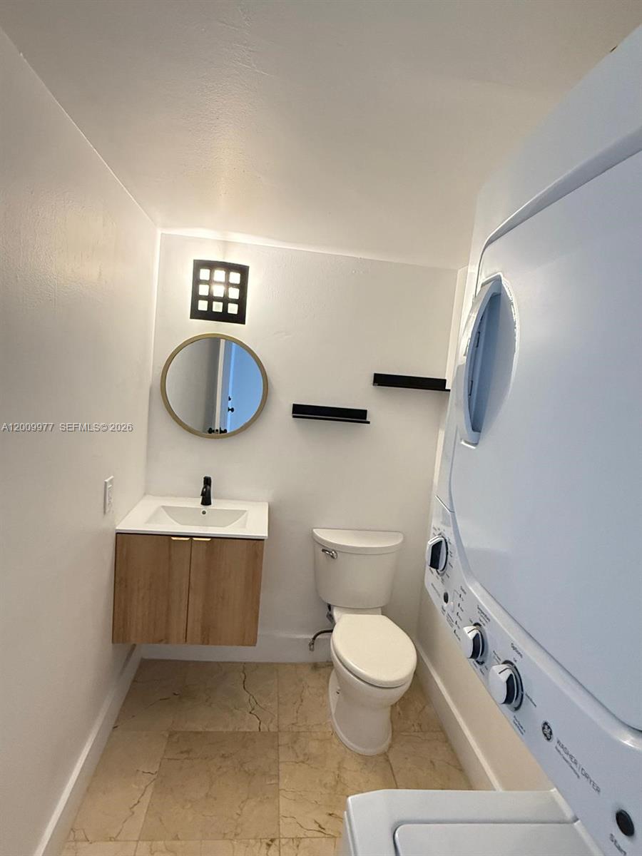 LAGUNA CLUB EAST CONDO - Residential