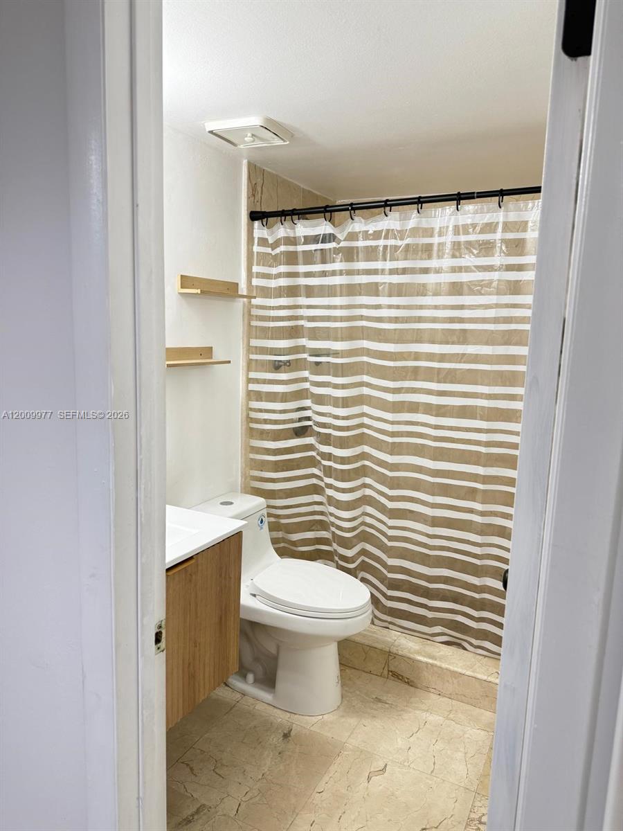 LAGUNA CLUB EAST CONDO - Residential